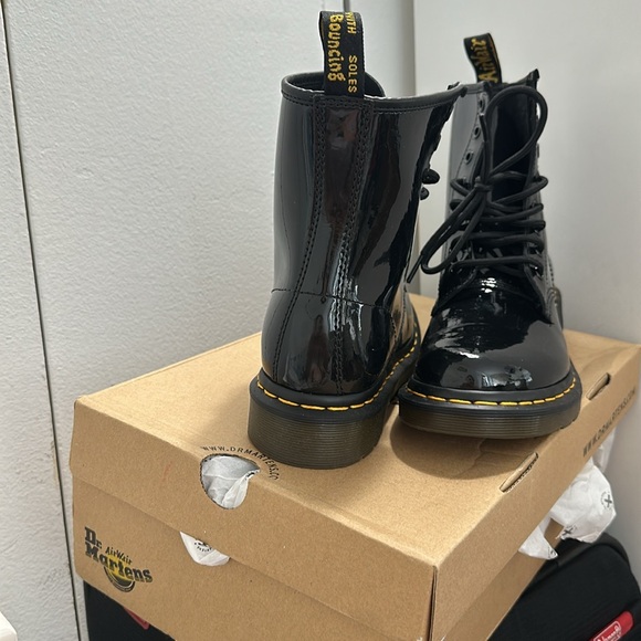 New - Picture 2 of 3